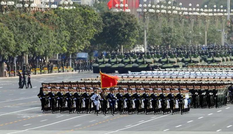 主动对华示好，特朗普有可能参加中国今年举行的九三阅兵吗？
6月25日，2025年