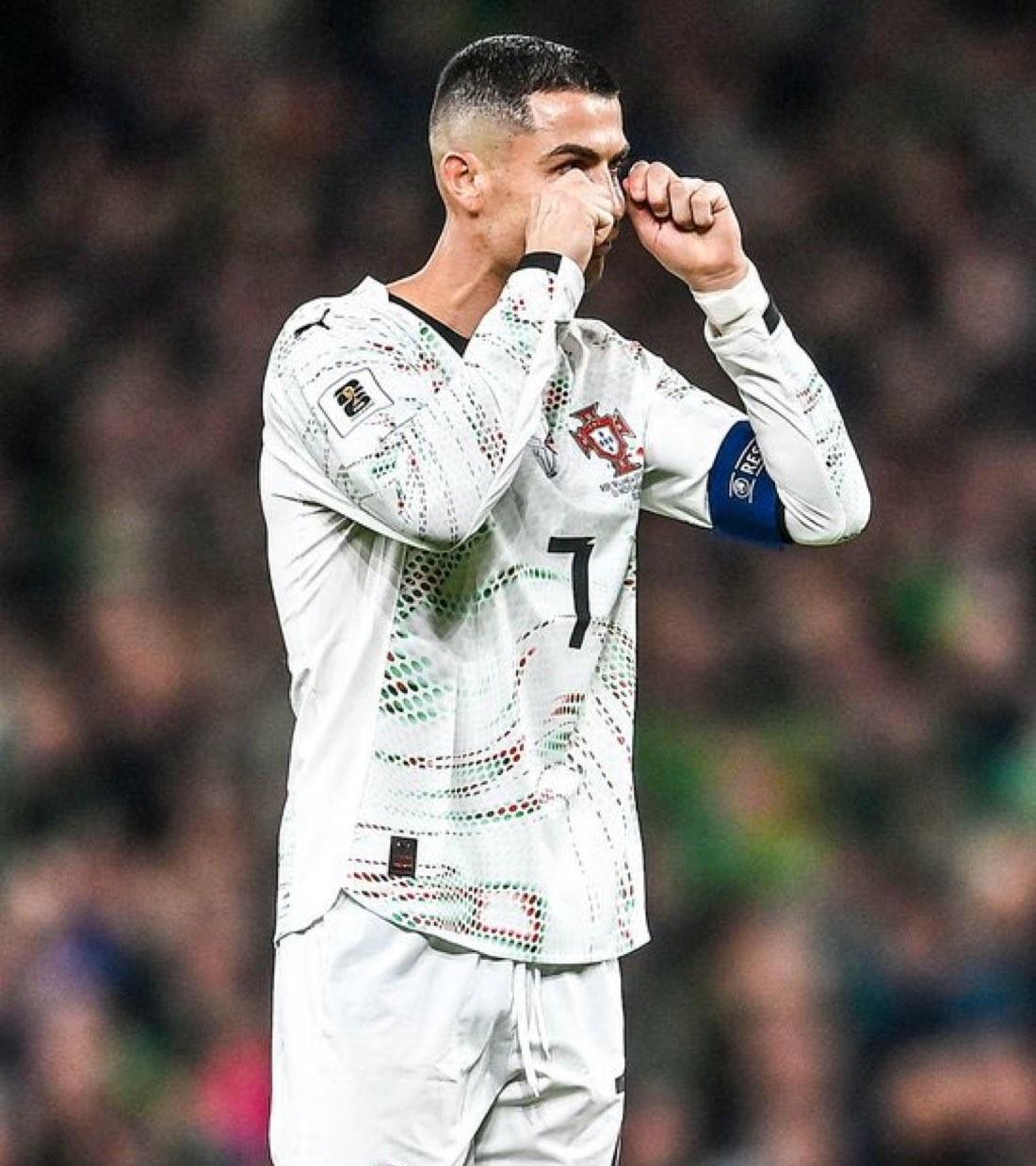 C罗都这年纪了还如此冲动，直红下场导致球队输球……