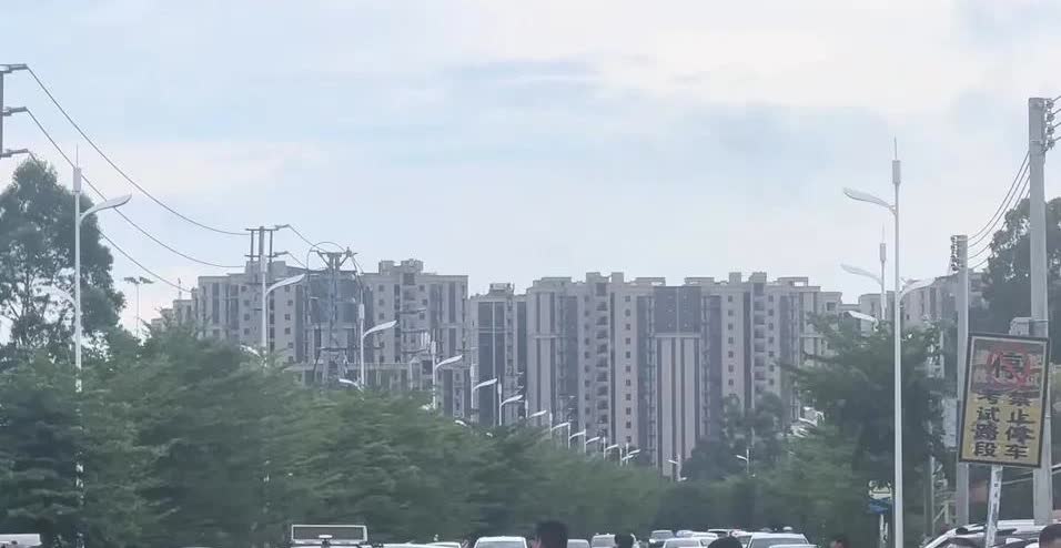 6月18日，广东汕尾，一女学员科目三考试，被一辆小米汽车实线掉头干扰，导致考试车
