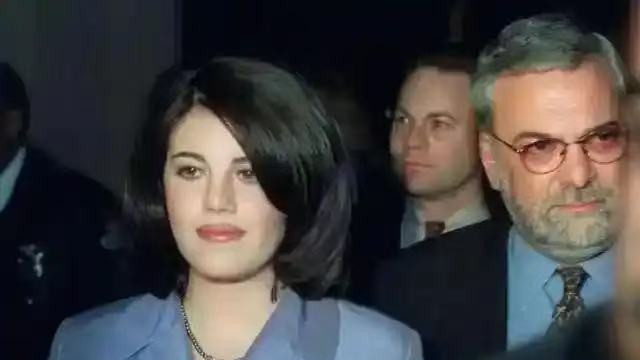 纸牌屋蓝裙子、录音带与权力陷阱：克林顿-莱温斯基丑闻再审视