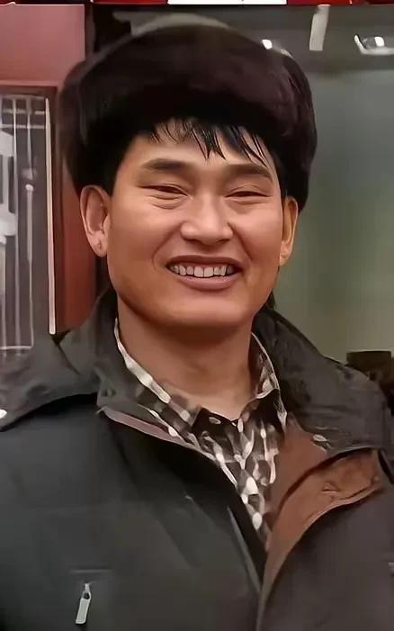 著名歌唱家朱之文老师据说没出名之前一直打工，还有人说他在工地干活非常懒，别人都去