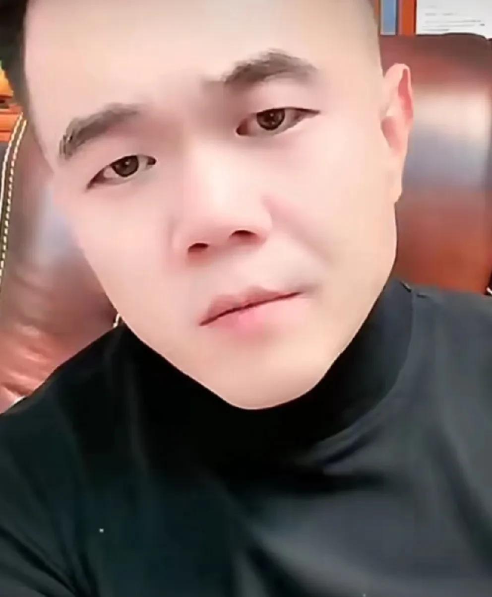 小胖分析博雅是四川可乐暗签主播！
                我觉得如果是刘