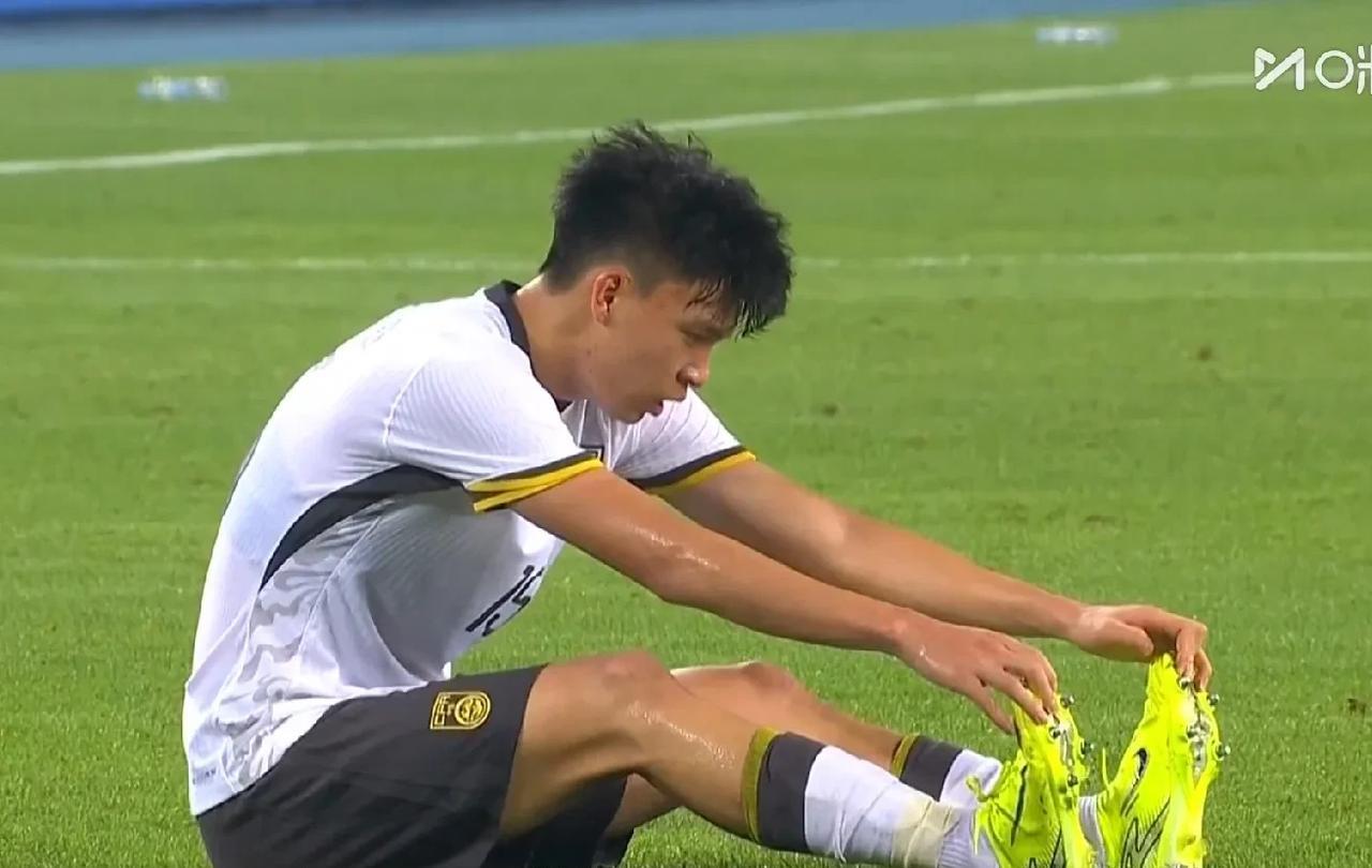 0：3,意料之中，也不再生气，中国男足对韩国也就是这样了！
1、韦世豪应该是中国