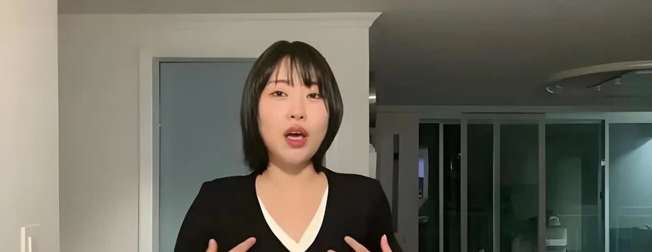 这才是，今天韩娱最大的瓜，惊掉下巴！

韩国女明星自曝：乳房变成了三个，原因