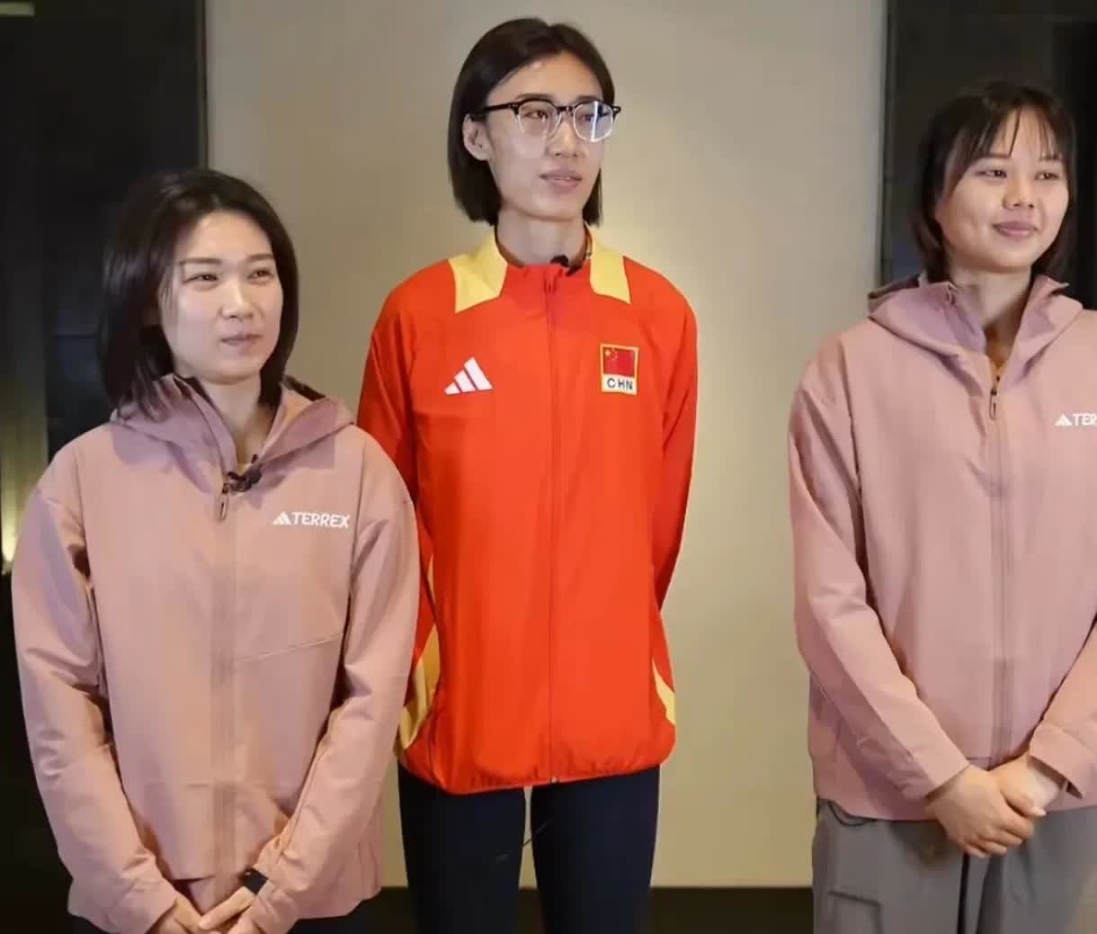 中国女排输掉热身赛体现龚翔宇、王媛媛、王梦洁三位老将的核心作用。中国女排与波兰队
