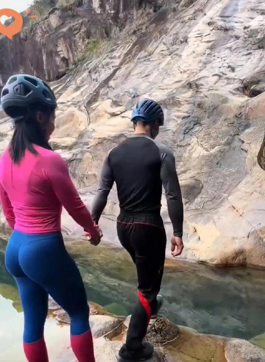 结婚20年分床睡的表姐突然问我：夫妻之间没性还能过吗？
周末去表姐家吃饭，发现她