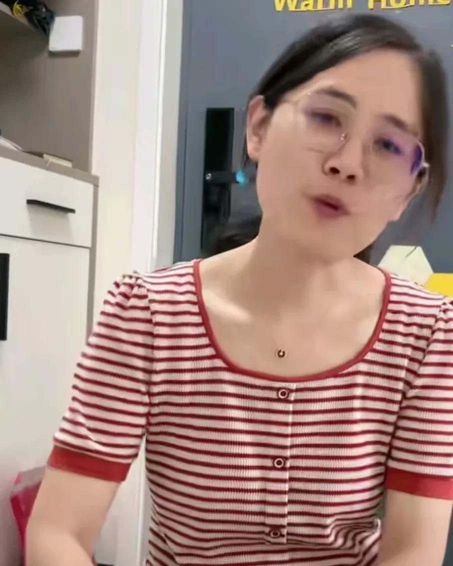 苏子二胎孕反挺严重，女人真难
     有的说一胎二胎就是不一样，这个跟怀男孩女