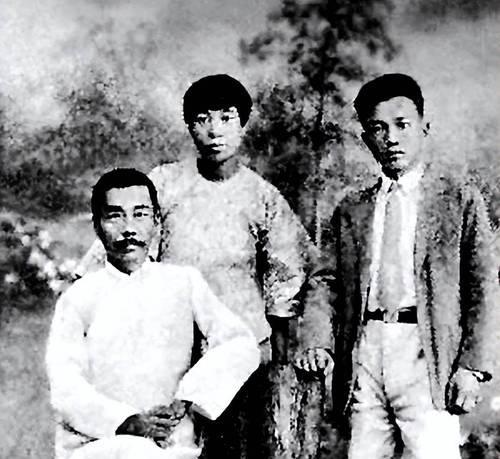 1933年，鲁迅写了很多抨击国民党的文章，老蒋大怒，派沈醉前去暗杀。沈醉在鲁迅门