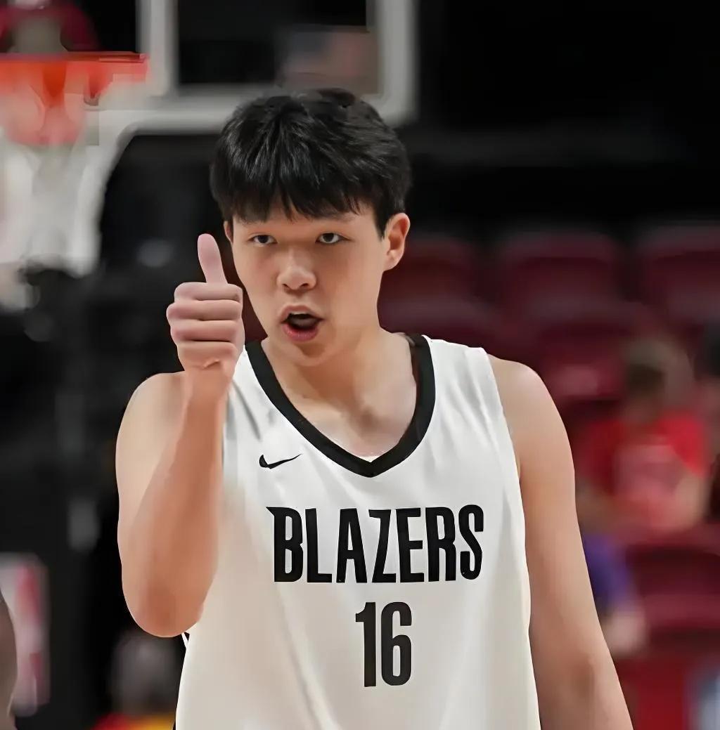 利拉德回归，那么杨瀚森和利拉德组合叫什么？
#杨瀚林NBA# #利拉德# #利拉