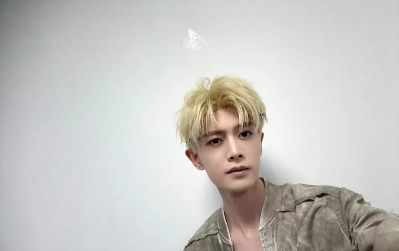 看到心上任
那必须电量满格呀
你们说是吧
昨天看到那么多的
有分量级的官
