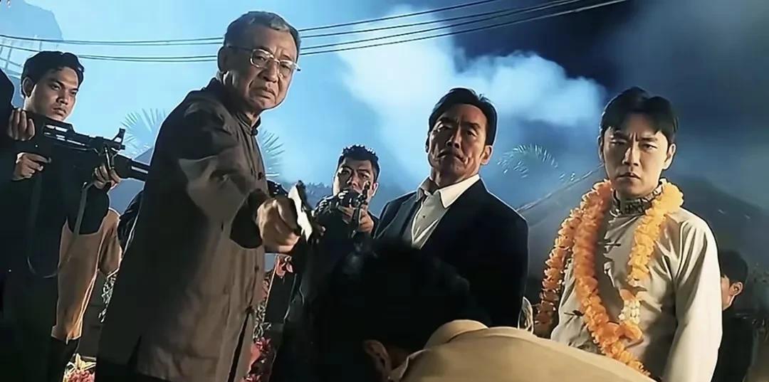 《扫毒风暴》第27集我真没看懂。
周少雄已经接手了云司令的武装贩毒集团，三步一岗