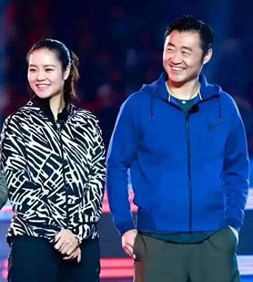 李娜姜山结婚20周年 拍情侣写真显年龄差