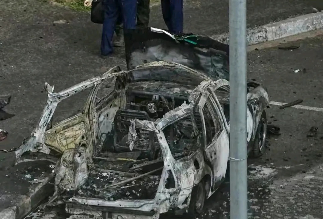 俄军高官被炸身亡克格勃要出动了











天呐，爆炸就在莫斯科附近，