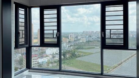 杭州梅雨季太 “潮”？选对门窗封阳台，给家筑牢防水汽 “防护墙”