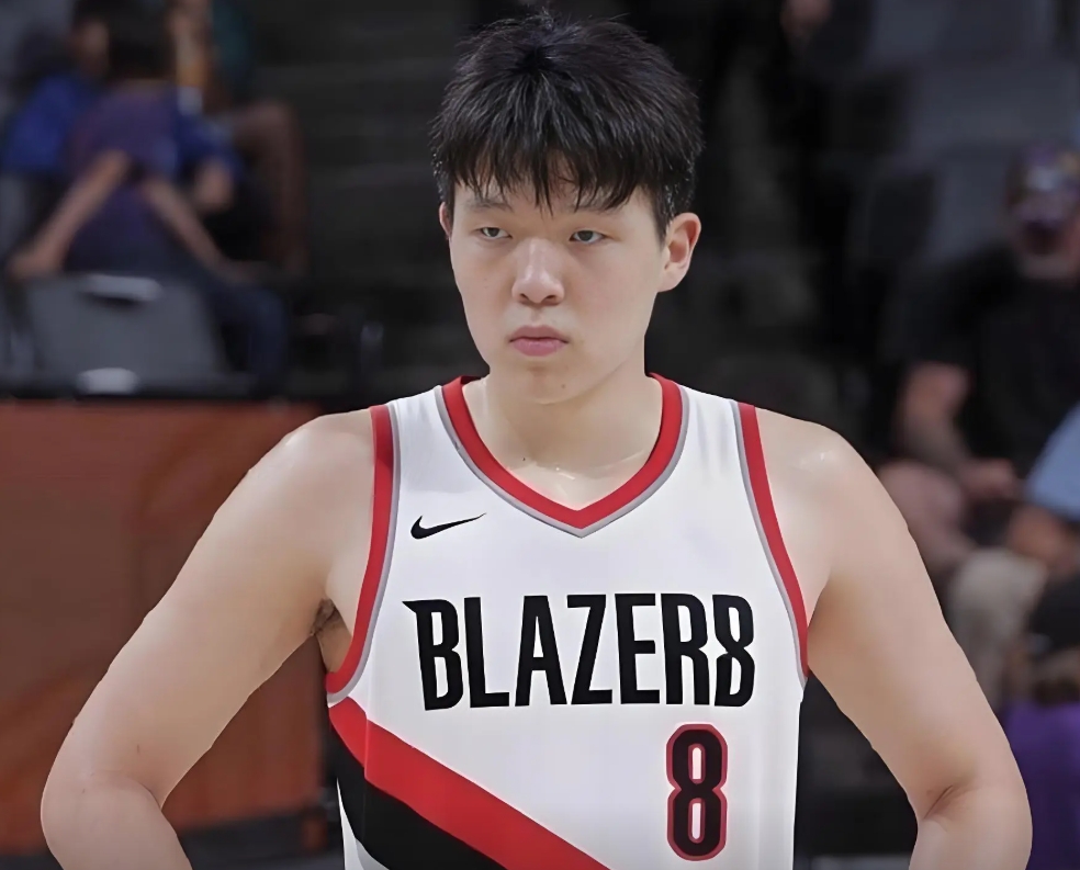 我算看出来了，小杨在美国人眼里只是普通球员
可能小杨在中国是天之骄子，集万千宠爱