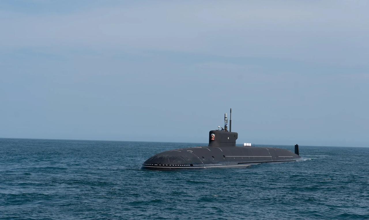 俄罗斯海军955A型战略核潜艇“波扎尔斯基太子”号日前抵达永久部署地——摩尔曼斯