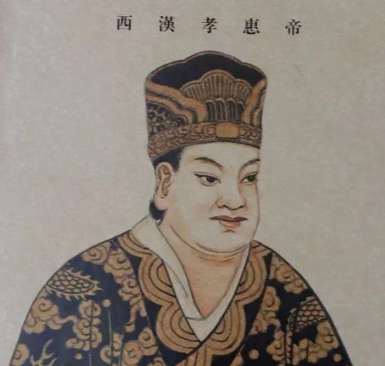 公元前192年，11岁的张嫣，嫁给了自己亲的亲舅舅刘盈。新婚之夜，刘盈看着婚床上