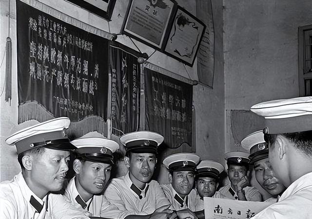 1968年的秋天，被关押在承德监狱18年的土匪齐达榜刑满释放。出狱之后，他决定回