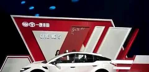 中国国有车企巨头，长安汽车董事长朱华荣语出惊人：


