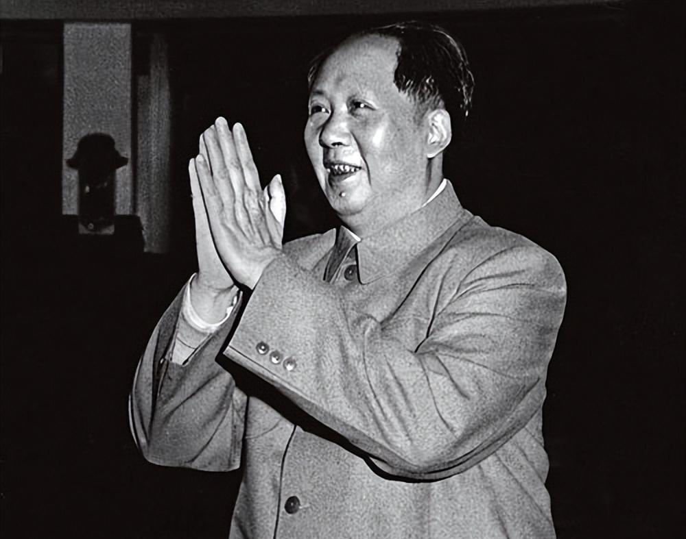 “臭老九”不是毛主席喊的，相反，毛主席说：老九不能走
“听说您总把知识分子往火坑