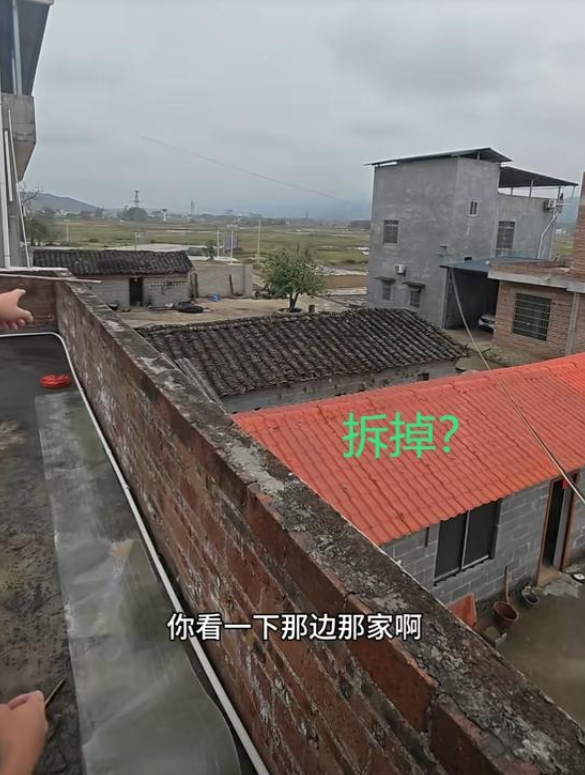 我差点就信了！

广西一38岁男子找不到媳妇，网友说是他家的房子风水出了问题。