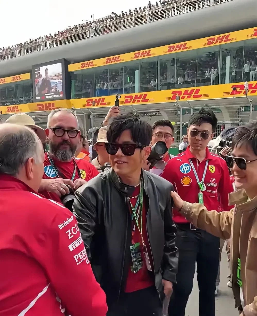 林志颖高情商举动获赞











天呐！这是什么神仙剧情？林志颖和周杰