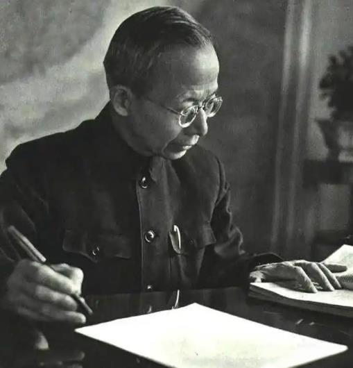 1918年，28岁竺可桢博士毕业，被女校长堵在家里。对方语出惊人：“你娶我妹妹，