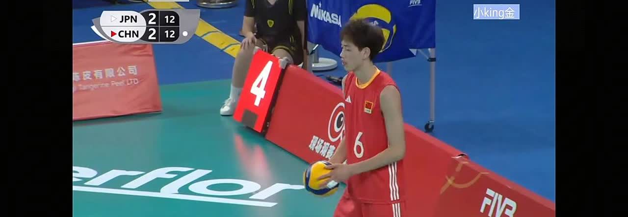 给力！中国男排U21又传捷报。
今晚对于中国球迷来说将是一个不眠之夜。
刚刚