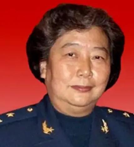 1982年，刘晓连驾驶着安－2 6运输机，从张家口机场起飞，爬到700米高空时，
