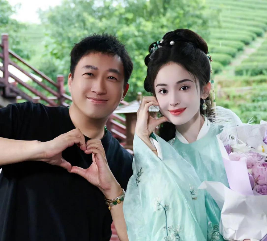 #于正拍的古力娜扎# 于正与古力娜扎合作的古装剧《玉茗茶骨》杀青。该剧以茶文化为