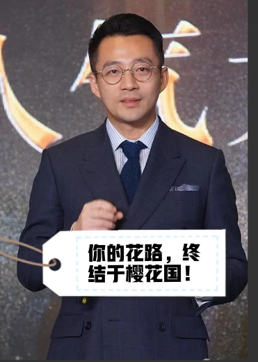王伟忠早就说过，虽然小曲总是装疯卖傻，但是她比大曲聪明多了。汪小菲也多次说，大曲