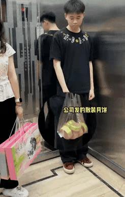 我们发了个锤子！
有就不错了，要知足哪，河北的表示毛也没一根，不也过来了。输了底