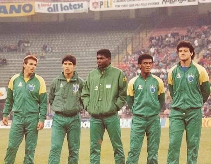 这是1990年巴西国家足球的5人组合，你还记得他们的名字吗？