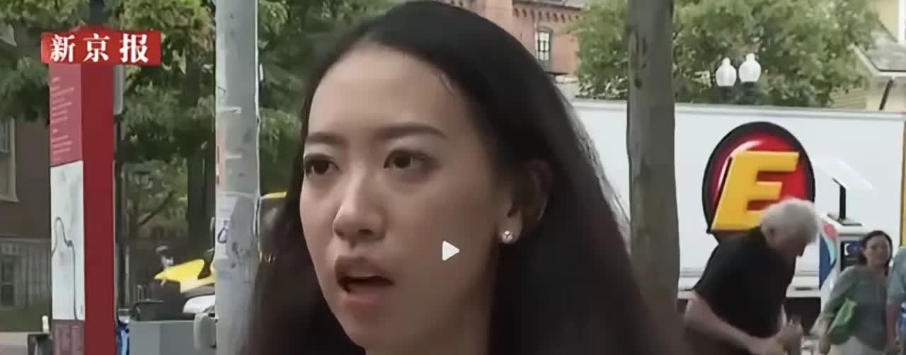 蒋雨融现在估计心里凉了半截。

她怎么也不会想到，

在哈佛刚演讲完，就