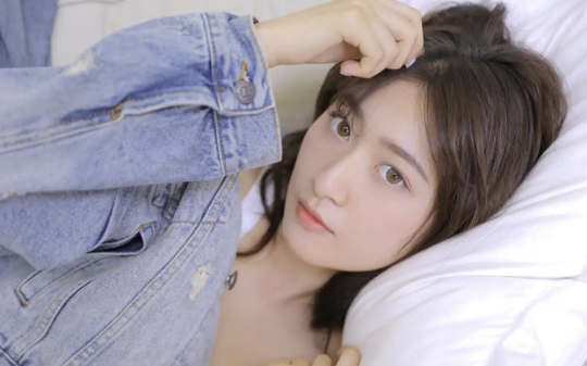 我从高空坠落时，攀岩运动员老公却在哄白月光，我果断离婚！