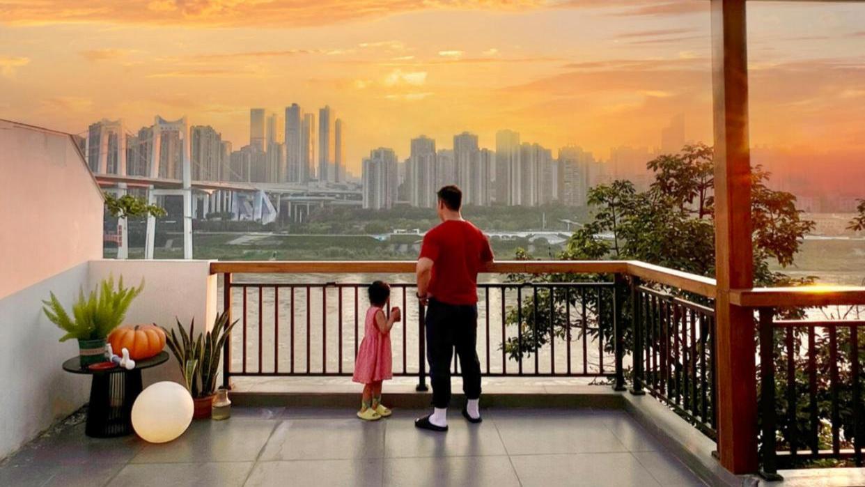 有钱人都在收购“老旧小区顶楼”？知情人说出大实话，原来是这样