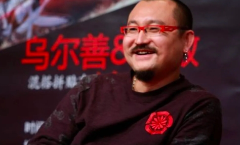 现在电影市场，吴京，郭帆，陈思诚想拿投资很容易，不算动画片啊。
冯小刚就是扑的连