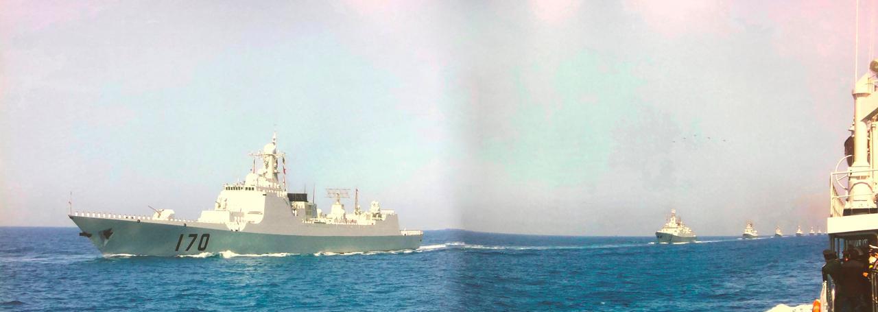 2009年4月23日青岛海上阅兵之舰艇编队乘风破浪