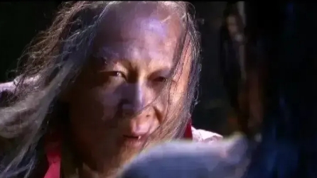 当年，电视剧《大宅门》正在拍摄，里面饰演了角色“金二”的李明，去和蒋雯丽打招呼，