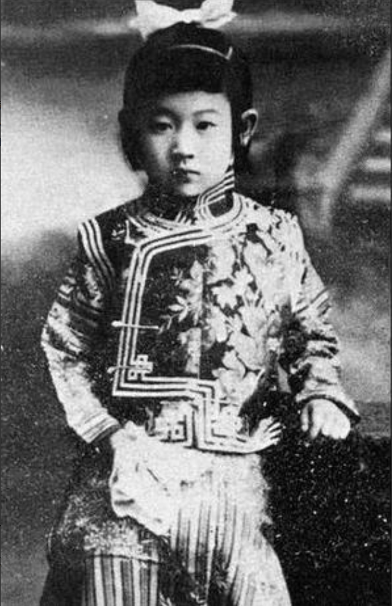 舍女求荣，这个父亲对不起自己的八辈祖宗，出卖了祖先和后人。
他把自己的女儿当成一