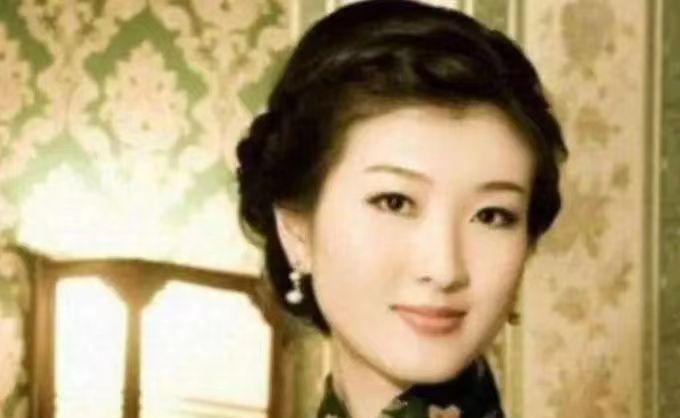 1974年，26岁男警员，借工作之名，非礼了62岁的旧“上海十大美 女”之 首—