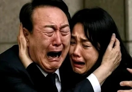 好巧不巧，以色列总理内塔尼亚胡中毒了。



以色列内部并不是完全一致的。

