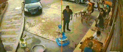 换你怎么办？
朋友告诉我事情过去一周，学步车厂家至今没有给任何答复，他在联系律
