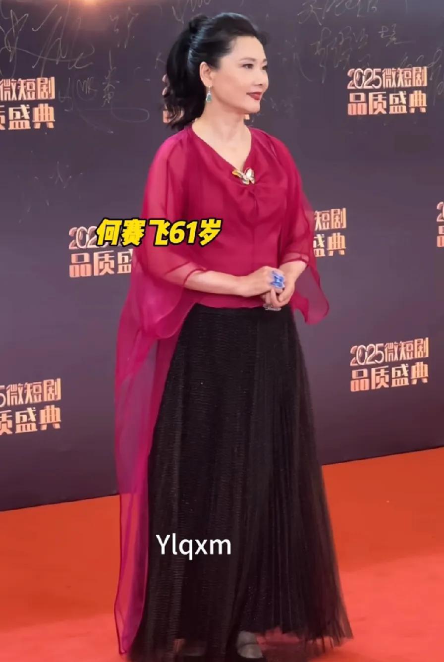 你有没有发现，好多六十出头的明星，无论内地还是香港，都优雅有范、气质出众，身材更