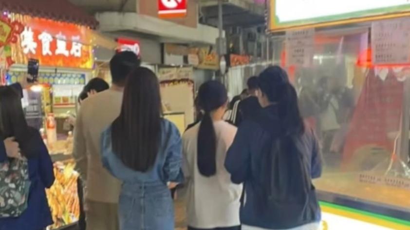 汪小菲带孩子赴香港游玩，一位香港网友的留言像是为汪小菲正名了
