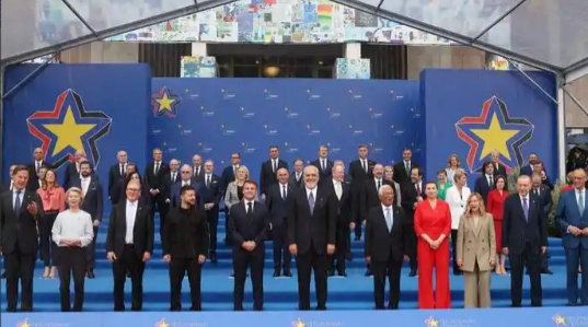 明明欧洲满大街的发达国家，为啥我们开始瞧不起欧洲了？因为发达国家不等于强国，还不