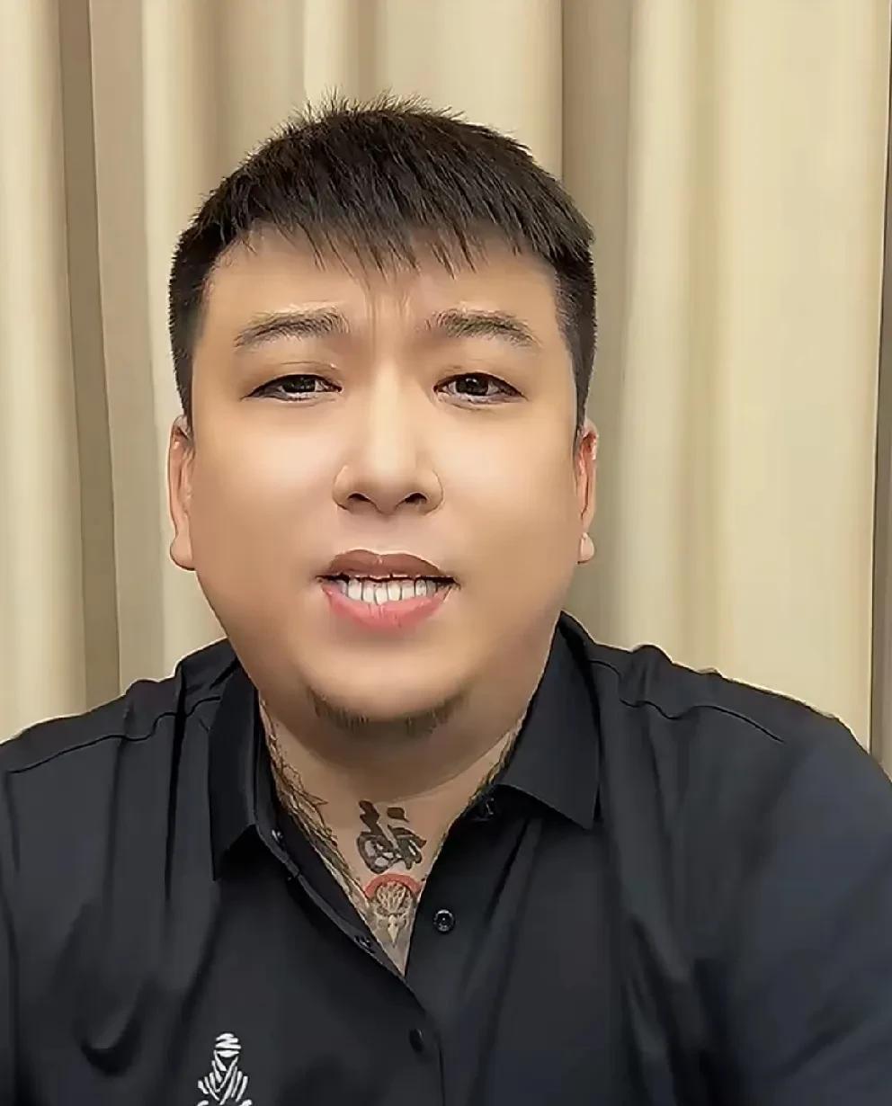 李四开公司暗指f/z做宠物，不再同一段位！
另外李四还透露在广州开了一家挺大挺牛