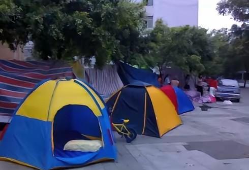 酒店、民宿老板真该好好反省了！景区资源这么丰富，为啥很多人情愿住帐篷也不愿意来住