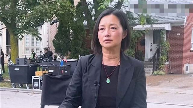55岁李绮红复出拍电影，身材发福素颜出镜，却直言走出了容貌困局