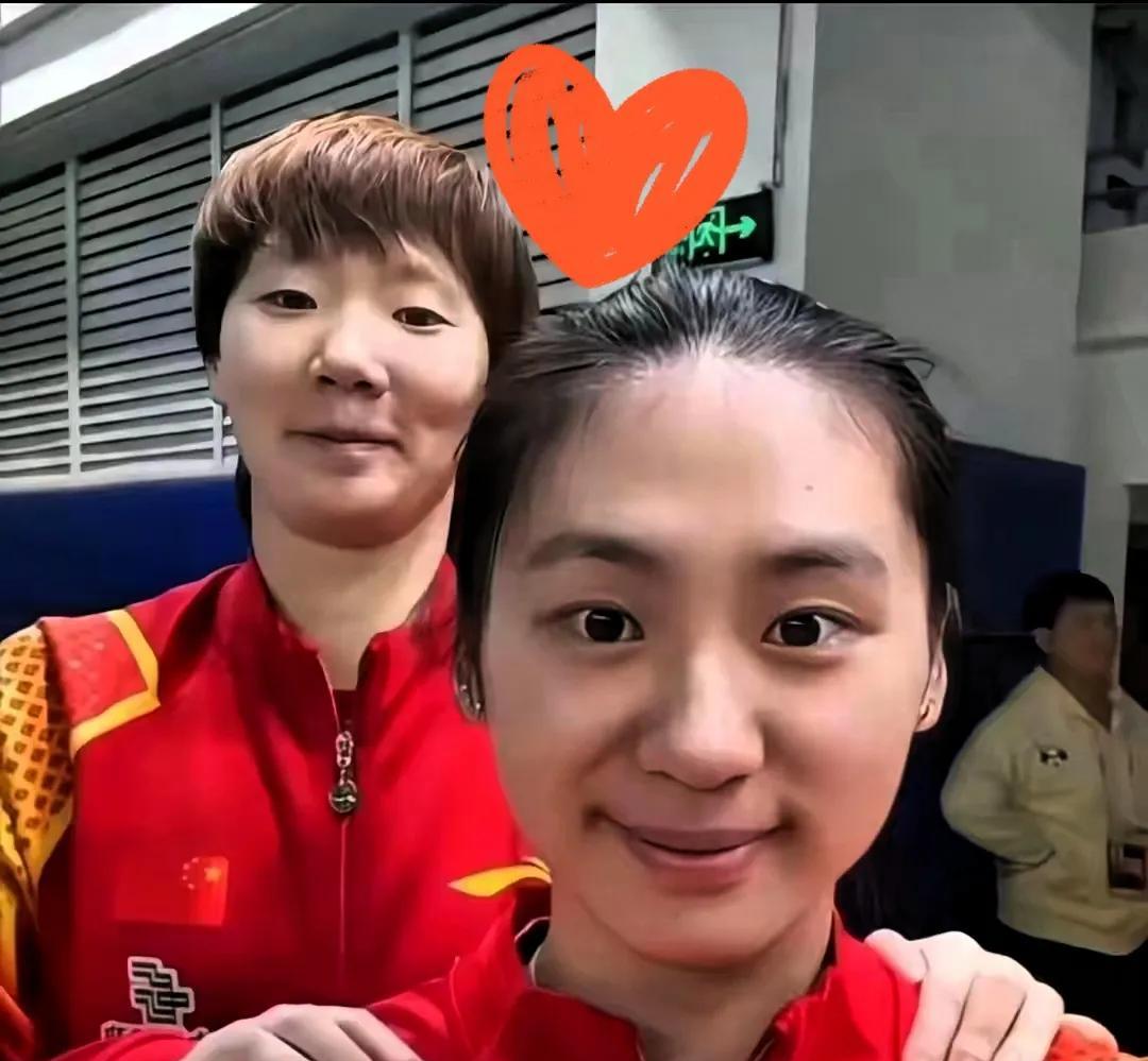 最暖姐妹情！
陈熠和王曼昱的友情，可不是简单的“队友关系”。2022年亚青赛U1